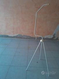 Piedistallo per gabbietta