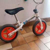 bicicletta senza pedali 