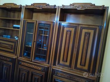 GRATIS: Credenza a 3 componenti assemblabili.