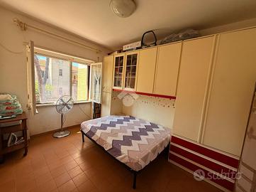 2 LOCALI A SANTA MARINELLA