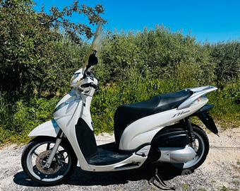 Honda SH 300