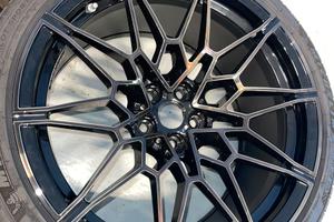 🔵 BMW M4 – 4 CERCHI + GOMME ESTIVE NUOVE 🔵