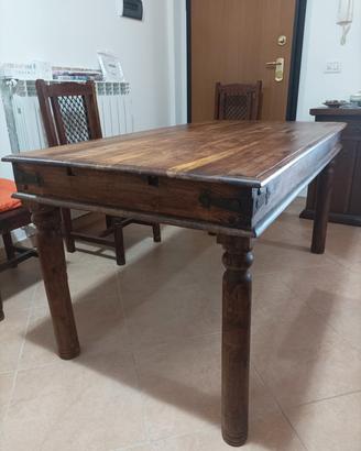 Tavolo allungabile con 6 sedie abbinate