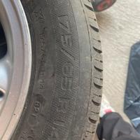 Cerchi gommati renault