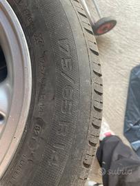 Cerchi gommati renault