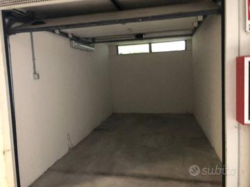 Box / Garage di 16 m² a Modena