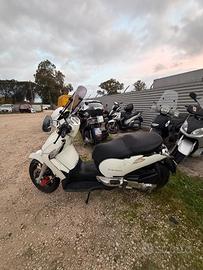 Scooter scarabeo 300