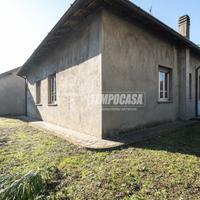 CASA SEMIINDIPENDENTE CON GIARDINO