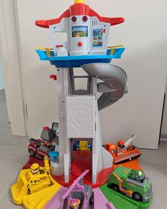 Torre Paw Patrol con personaggi