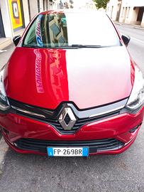 Clio duel