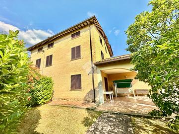 CASA SEMINDIPENDENTE A MONTEFALCO