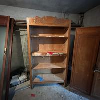 Libreria a vista in noce con frego