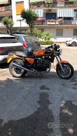 Moto Triumph Thunderbird sport 900