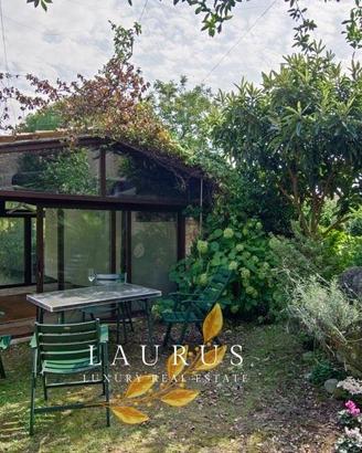 Villa di 395 m² con 5 locali e box auto a Volpago 