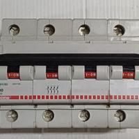 Interruttore magnetotermico quadripolare