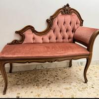 Divanetto antico in noce