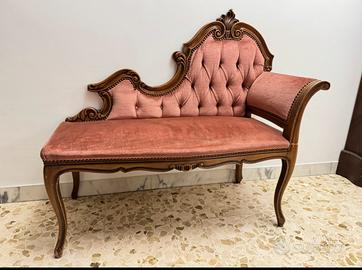 Divanetto antico in noce