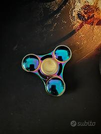 Fidget spinner con custodia