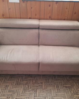 DIVANO LETTO MATRIMONIALE praticamente nuovo 