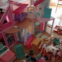 Casa barbie con accessori a