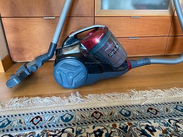 Aspirapolvere Hoover a traino con filo senza sacco