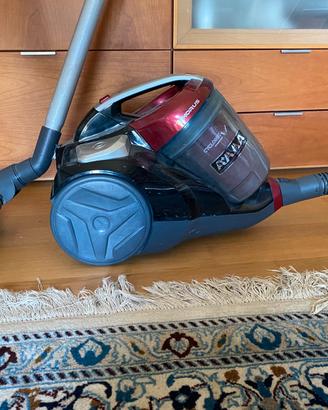 Aspirapolvere Hoover a traino con filo senza sacco