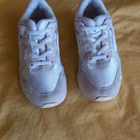 Scarpe da ginnastica ASICS bianche bimbo/a n. 31,5