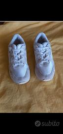 Scarpe da ginnastica ASICS bianche bimbo/a n. 31,5