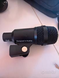 AKG P4 MICROFONO BATTERIA