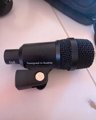 AKG P4 MICROFONO BATTERIA