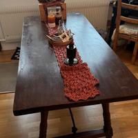 Tavolo in legno massiccio 180x180x80