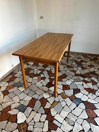 Tavolo da pranzo