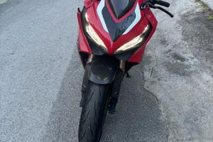 Honda cbr 650r