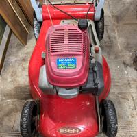 Tagliaerba honda trazionato