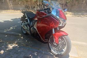 VFR 1200 F 