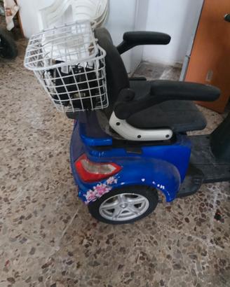 Motorino elettrico per anziani