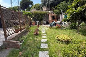 CASA SEMINDIPENDENTE A GENOVA