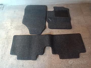 Tappetini per Toyota Yaris 2010.