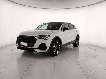 Audi Q3 Sportback 40 2.0 tfsi Identity Black quatt
