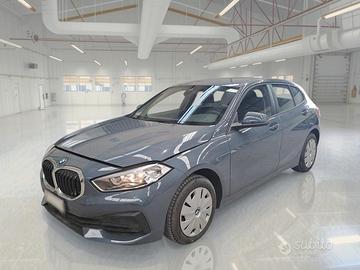 BMW 116 5 PORTE BERLINA