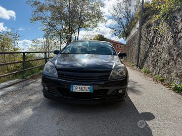 Opel Astra GTC 1.9 JTD 150cv