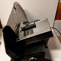 Affettatrice semi professionale