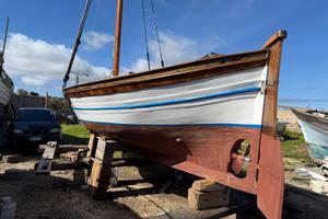 Gozzo a vela latina con motore Farymann 18 CV