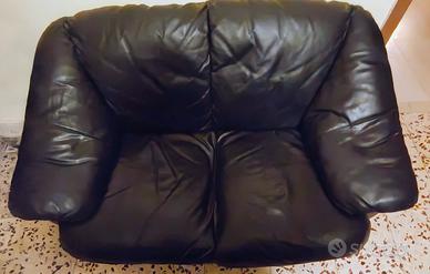 Divano 2 posti in ecopelle comodissimo