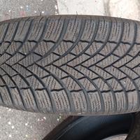  2 gomme invernali buoni 185/60 R15 M+S