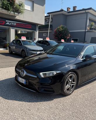 MERCEDES-BENZ A 160 Premium AMG LINE