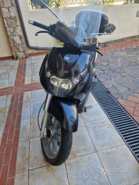 Beverly 400