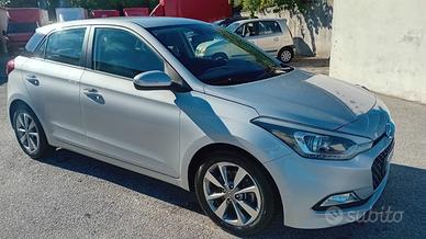 Hyundai i20-5P- 1100 crdi-full-2015