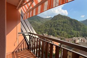 MOGGIO (LC)-Trilocale con piscina, giardino, posto