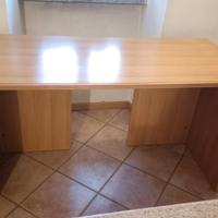 Scrivania 135L × 60P × 75H